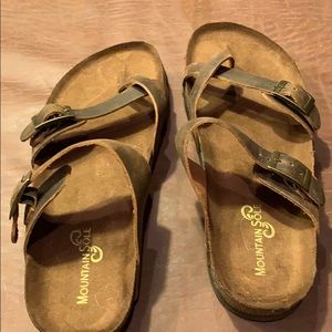 Brown sandals size 9 Mountain Soul never worn